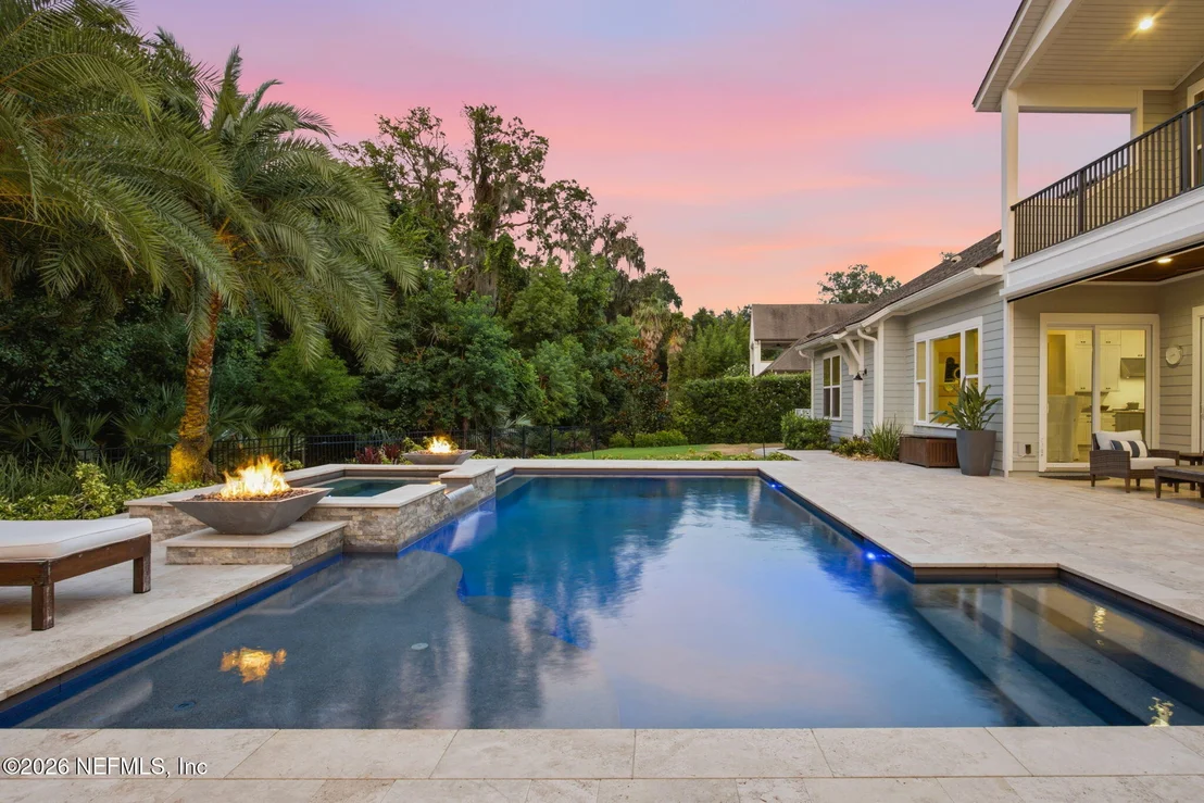 Photo of 122 SENORA Court