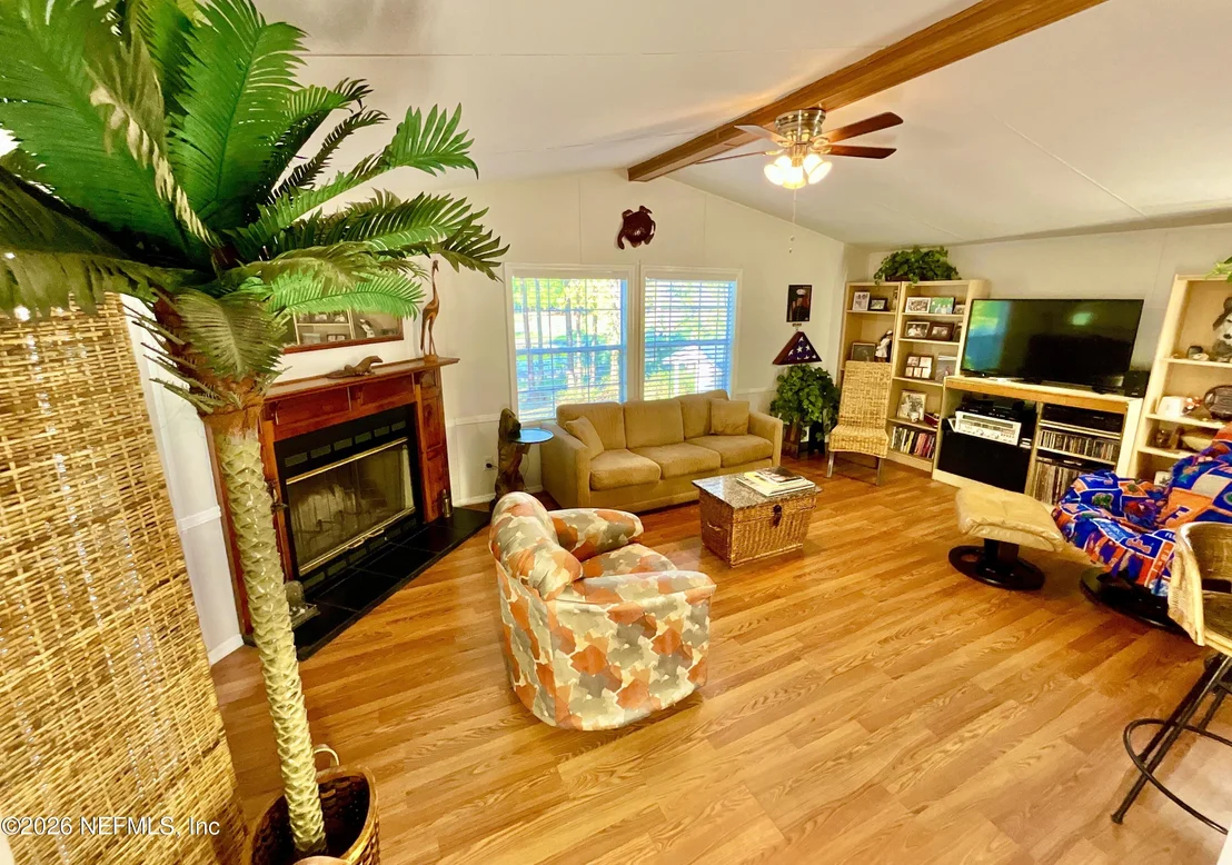 Photo of 129 CRYSTAL LAKE Drive
