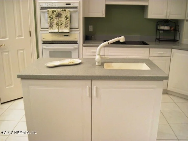 Photo of 1734 BAYSIDE Boulevard