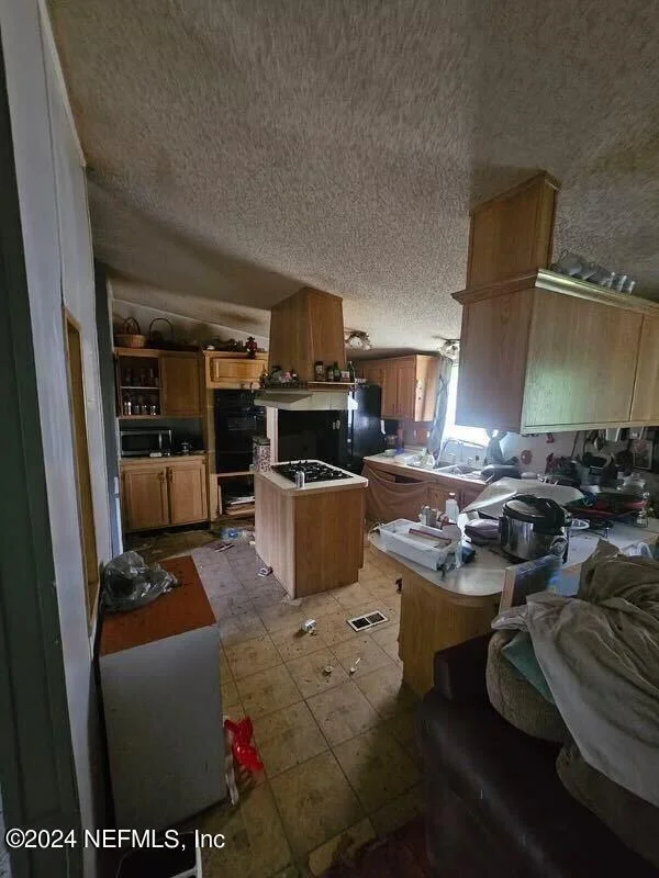 Photo of 44192 PINEBREEZE Circle