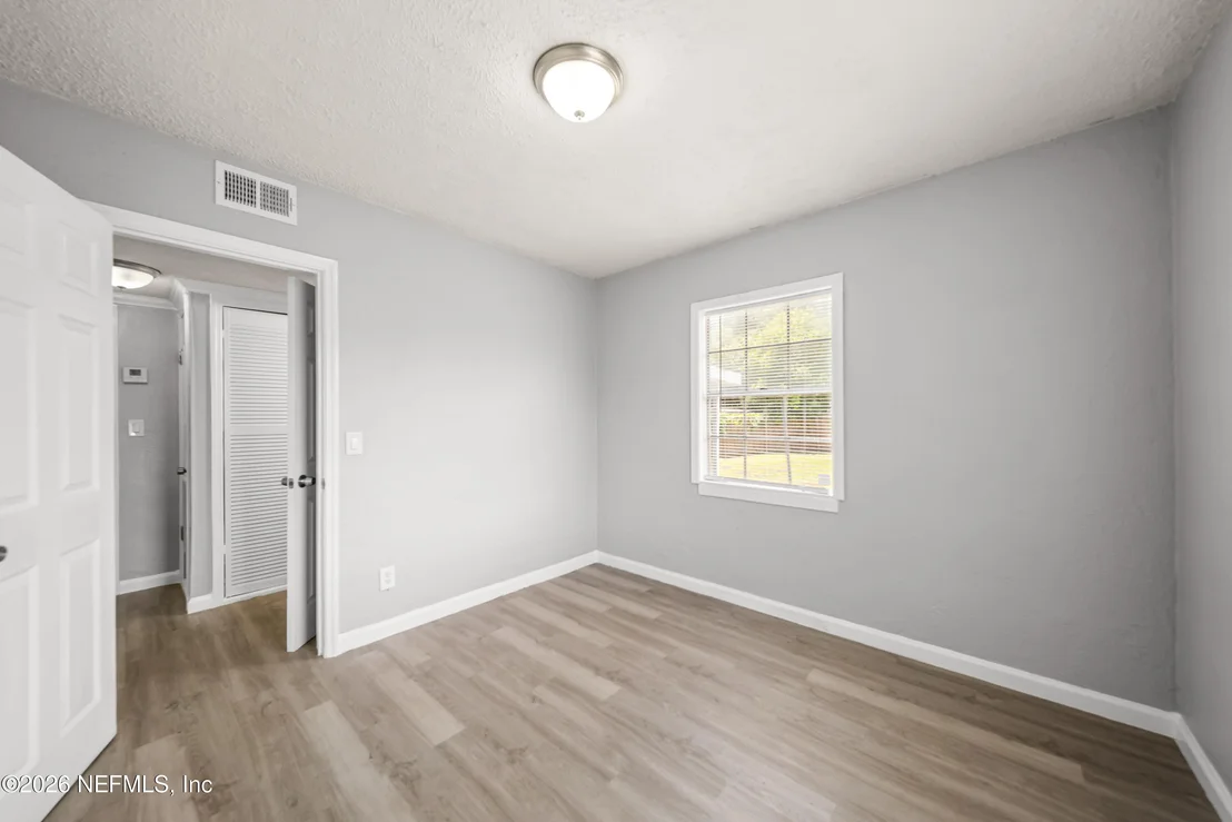 Photo of 1241 KING ARTHUR Road
