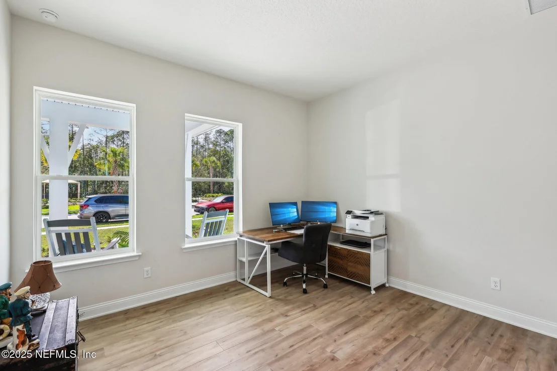 Photo of 716 PALM CREST Drive