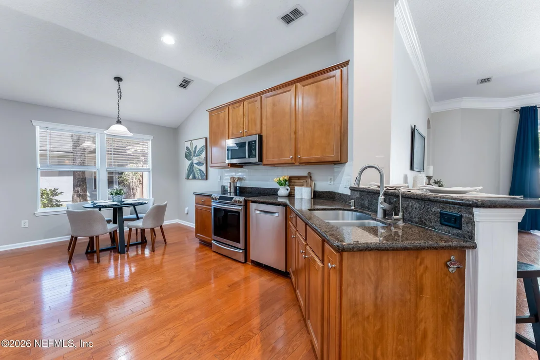 Photo of 464 JOHNS CREEK Parkway