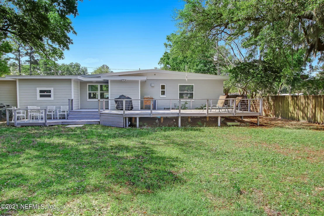 Photo of 2477 COMMUNITY Road
