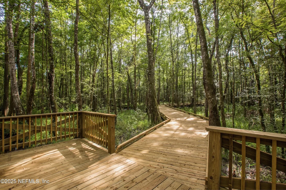 Photo of 460 KINGBIRD Drive