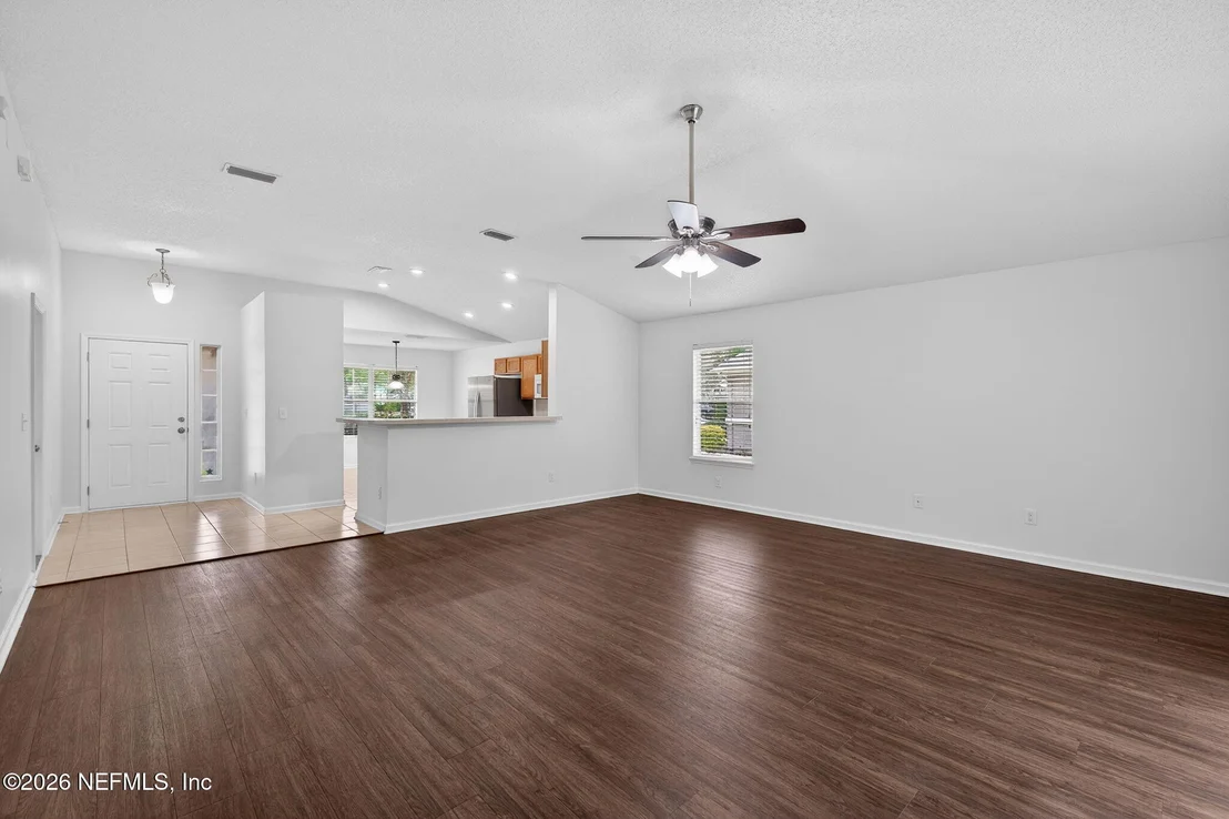 Photo of 800 S EDENBRIDGE Way