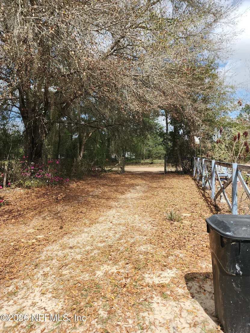 Photo of 231 LAKEVIEW Court