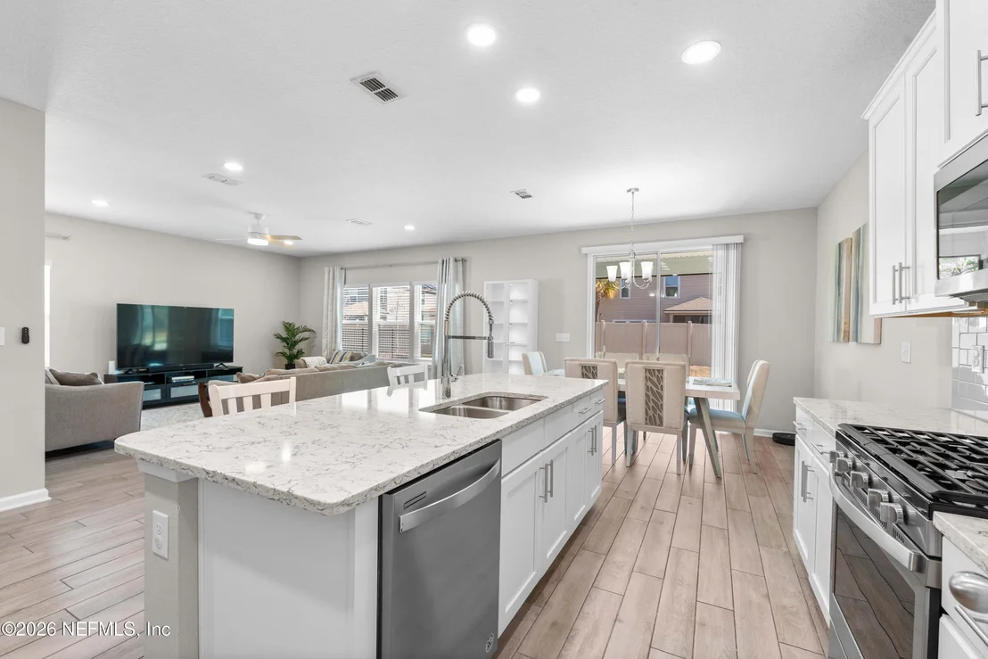Photo of 3906 HEATHERBROOK Place