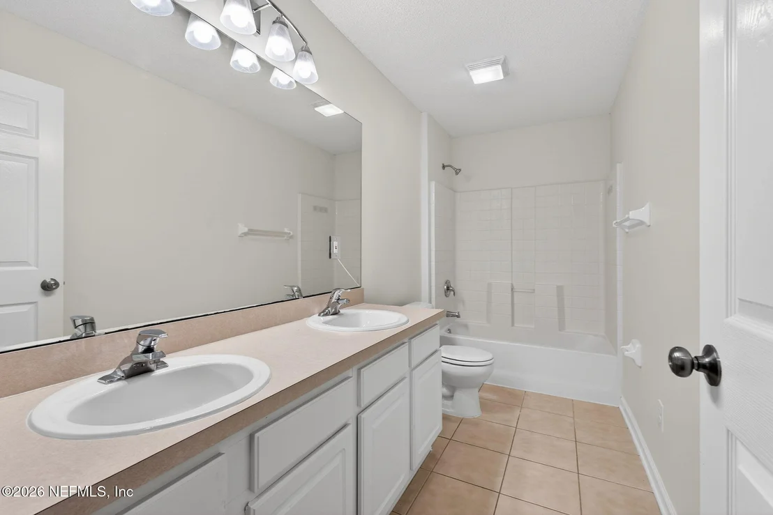 Photo of 800 S EDENBRIDGE Way