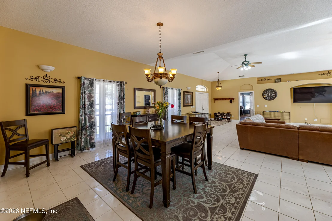 Photo of 8404 NESBITT Road