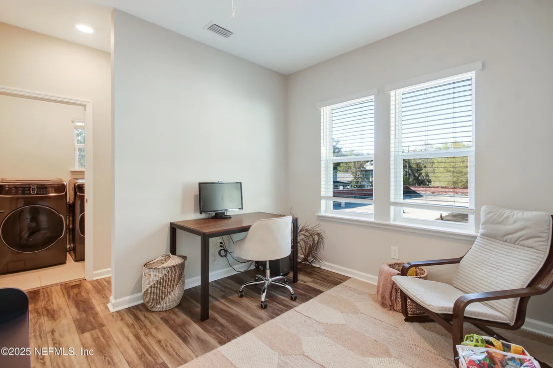 Photo of 1245 WALNUT Street
