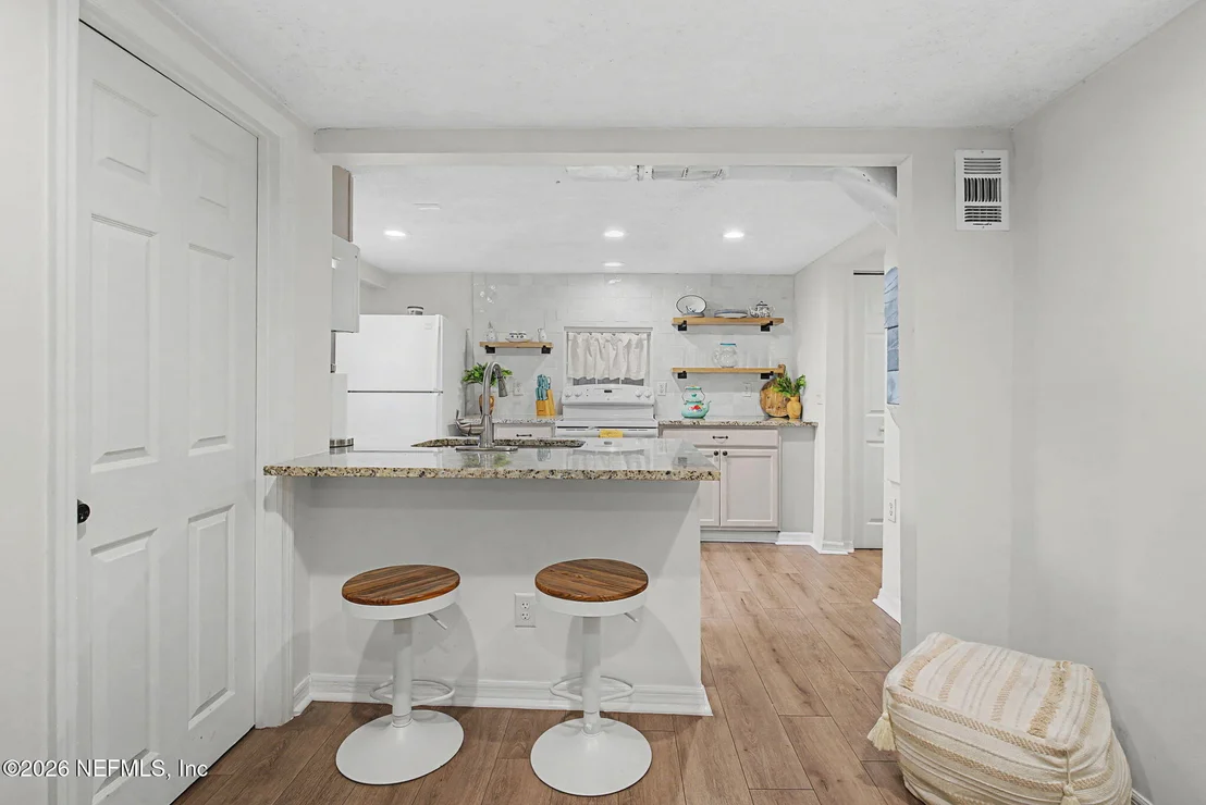 Photo of 16 MYRTLE Avenue