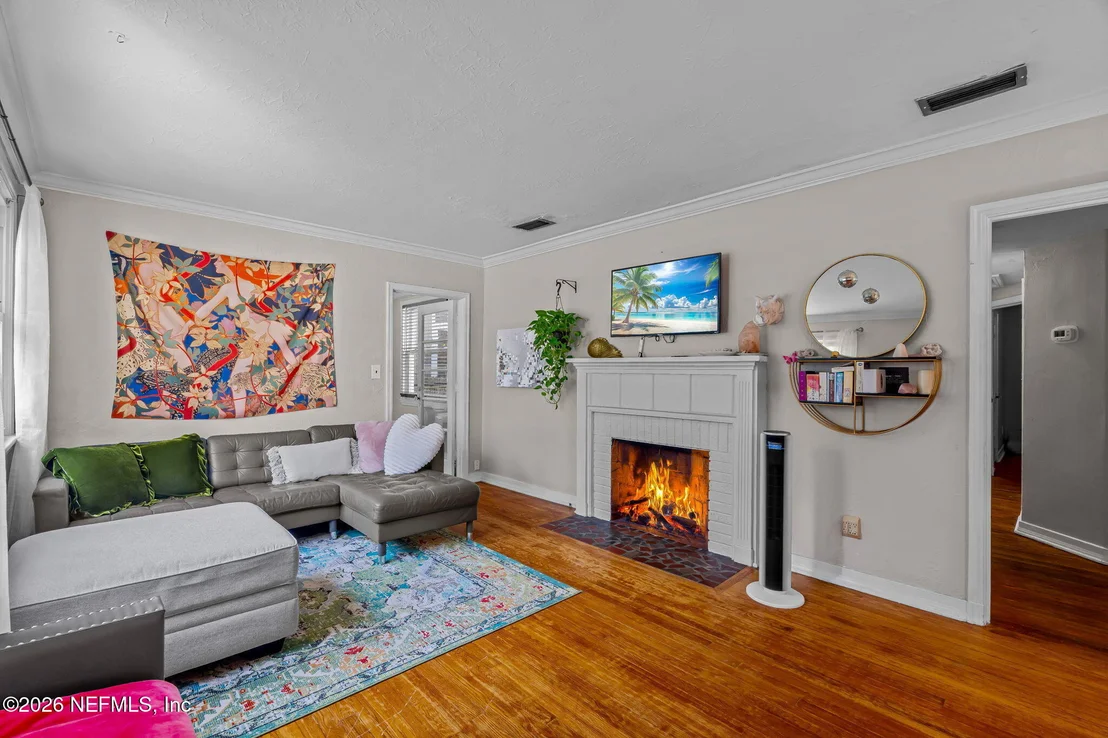 Photo of 1532 CHARON Road