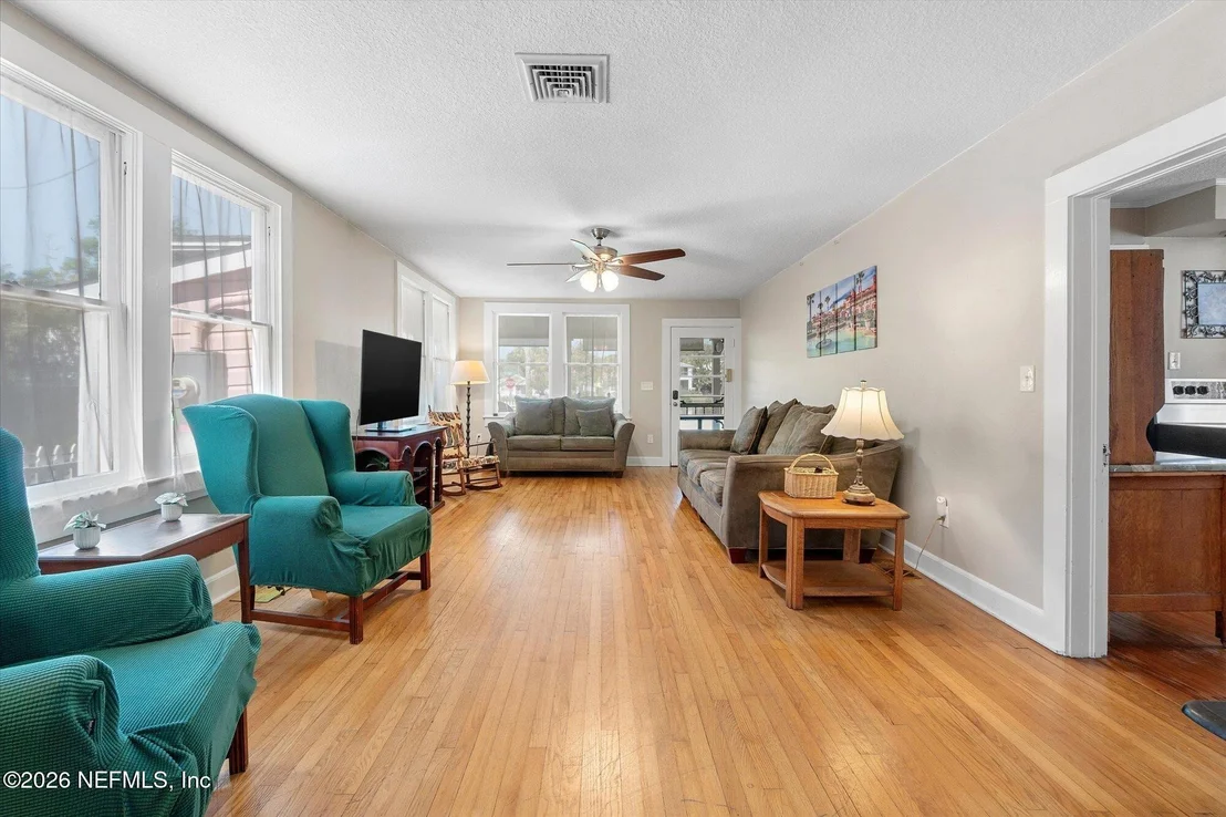 Photo of 340 CHARLOTTE Street