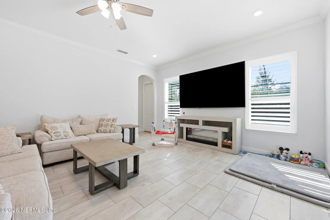 Photo of 44 BRASILLA Avenue