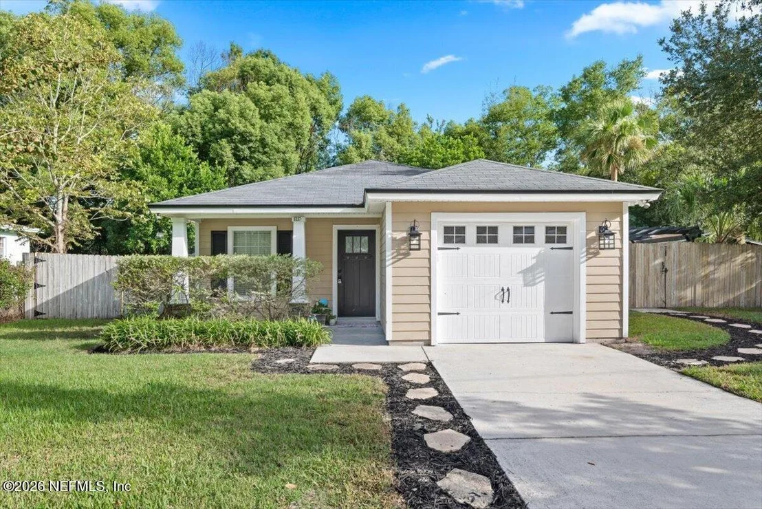 Photo of 6237 SYRINGA Lane
