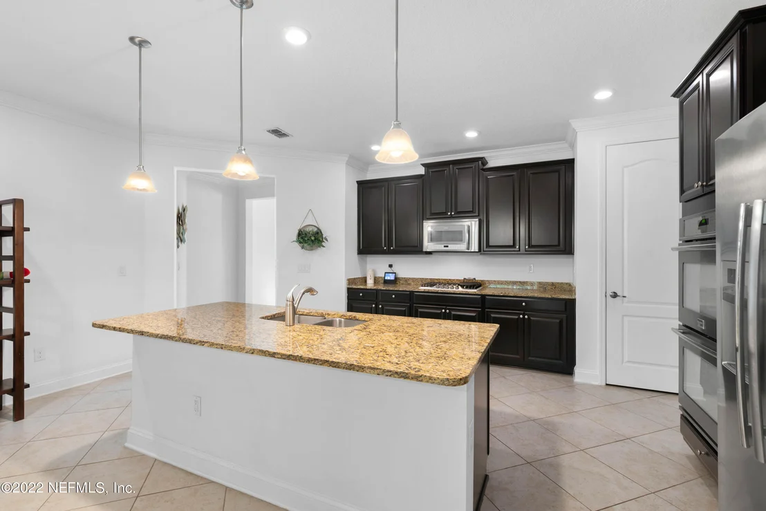 Photo of 699 ASPEN LEAF Drive