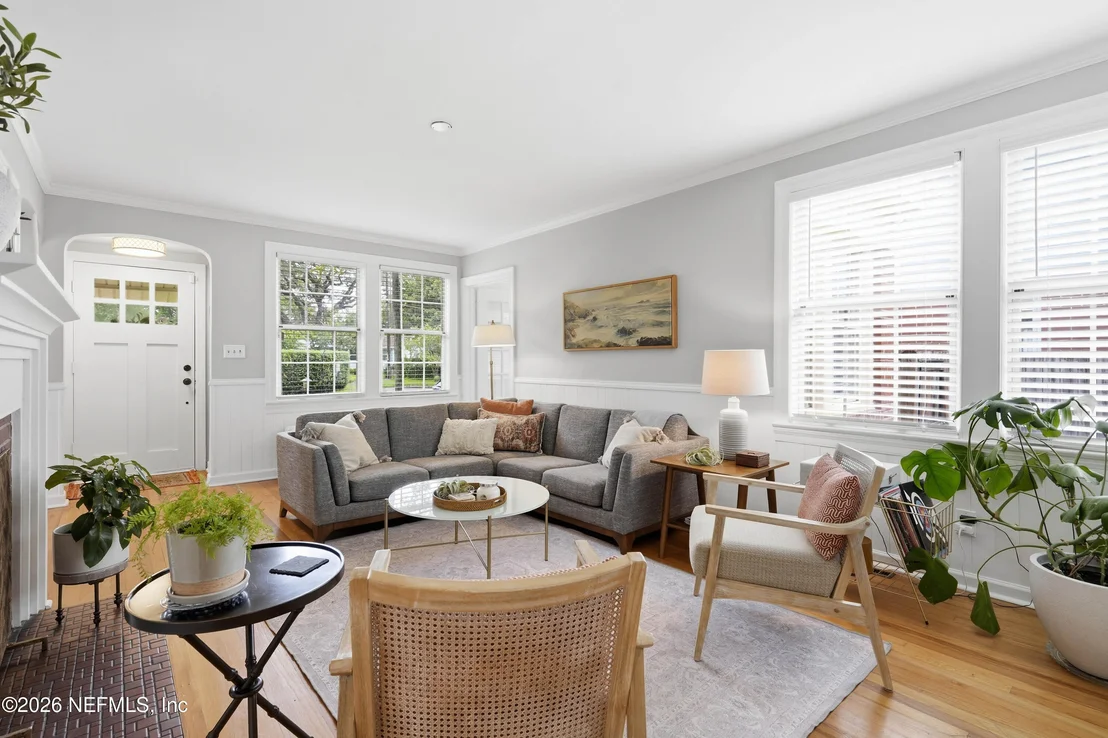 Photo of 1692 PERSHING Road