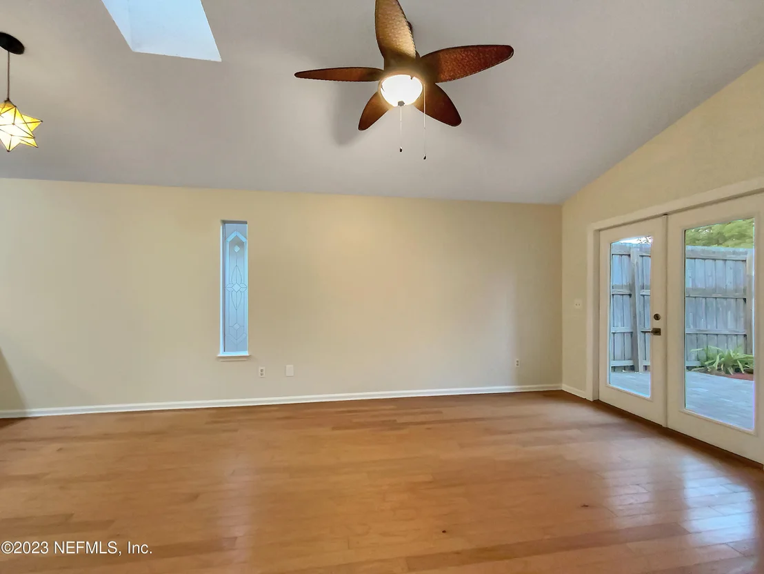 Photo of 85 NAUGATUCK Drive