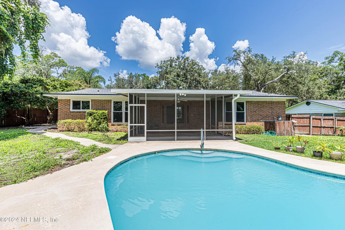 Photo of 2901 PACES FERRY Road S