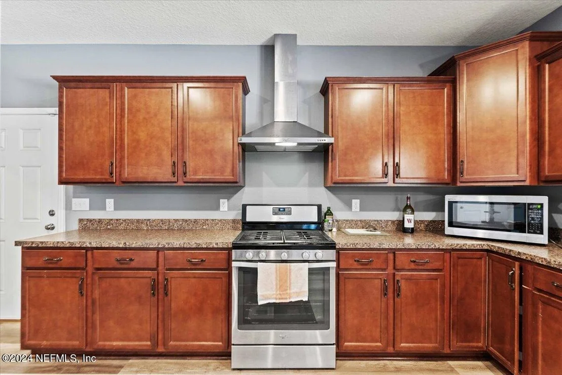 Photo of 1061 CEDAR BAY Road