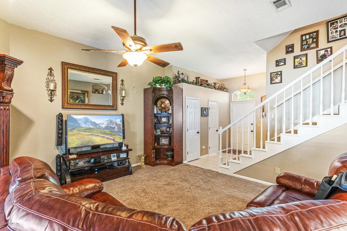 Photo of 285 CLOVER Court