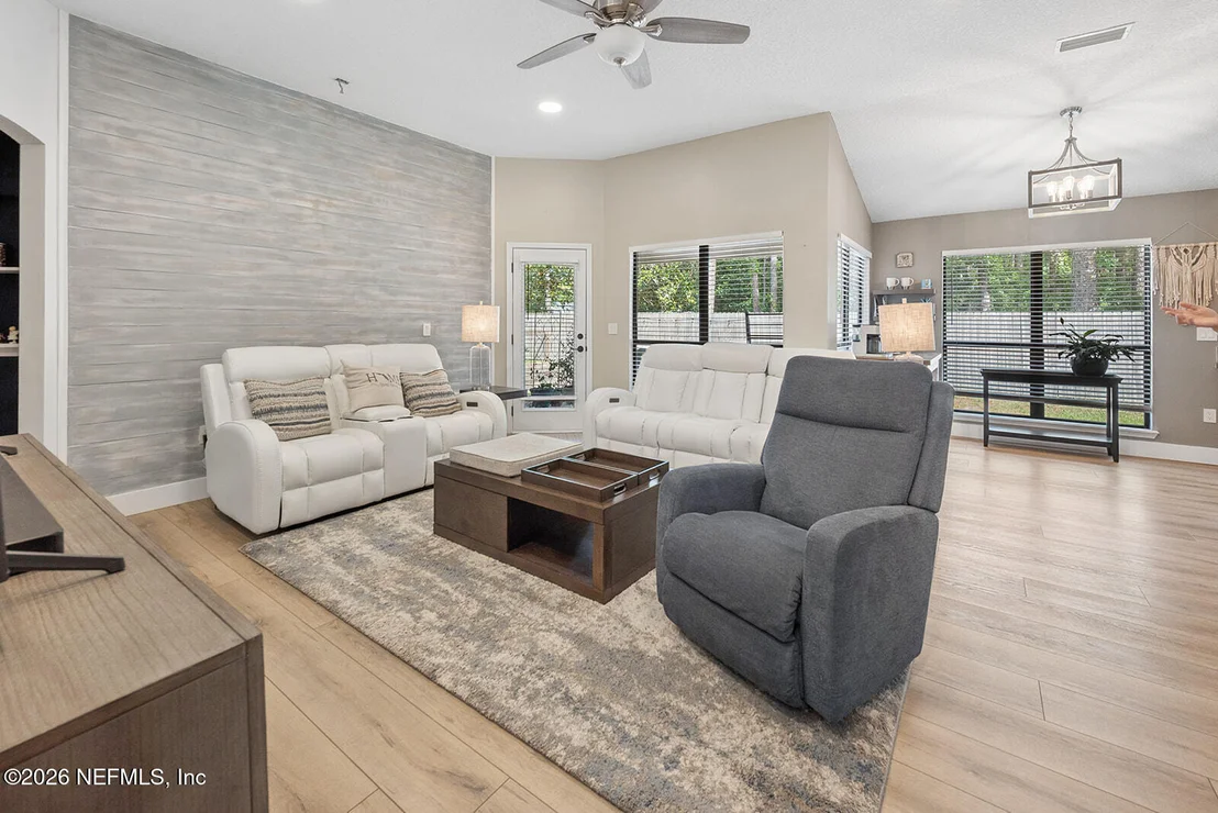 Photo of 424 JEFFERSON Avenue