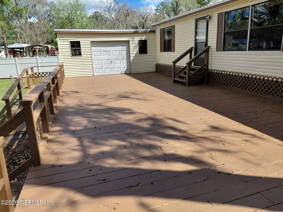 Photo of 106 BREEZEWOOD Circle