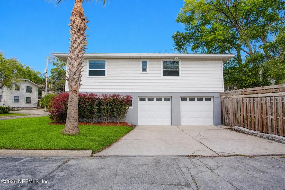 Photo of 1827 CHERRY Street