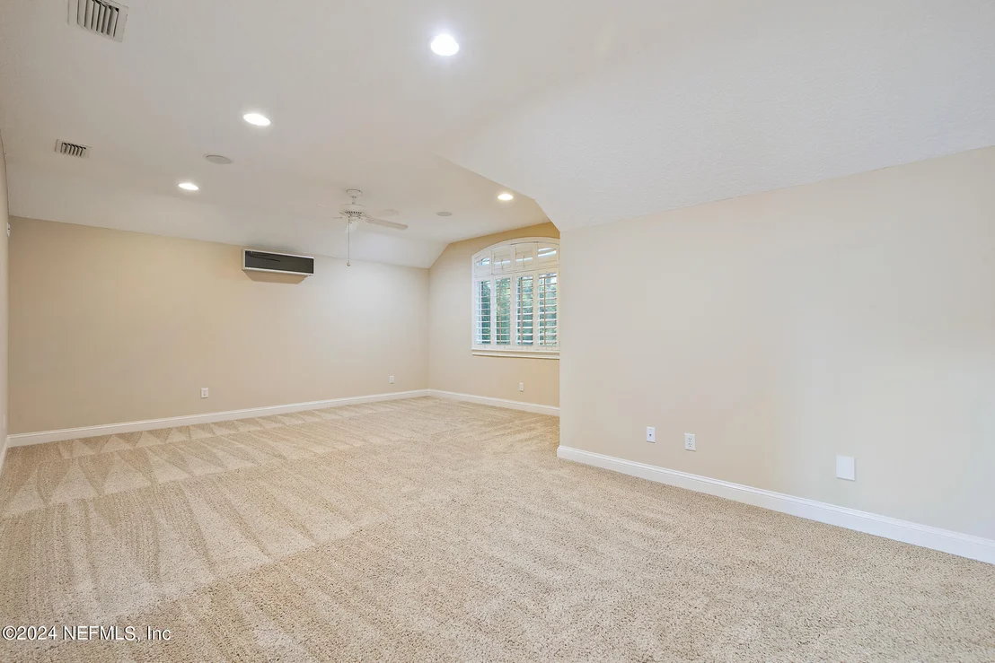 Photo of 329 SUMMERSET Drive