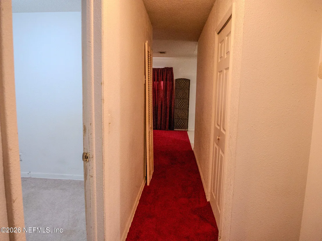 Photo of 8513 OAK LEAF Road