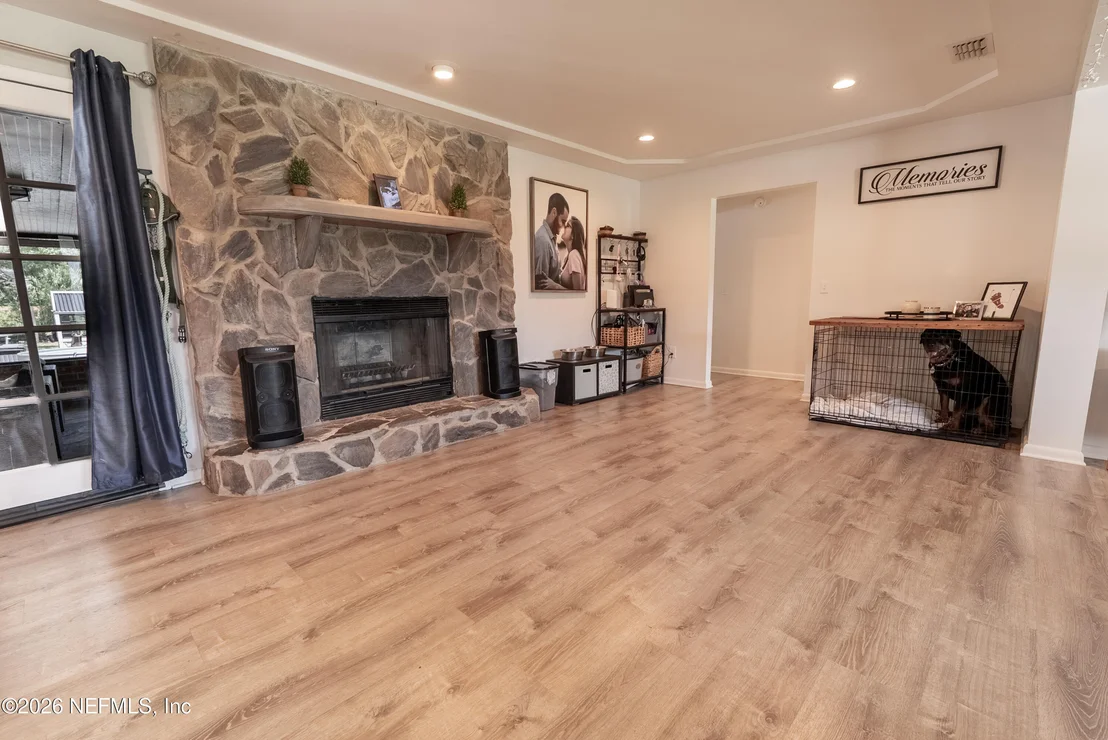 Photo of 1701 JONES Road