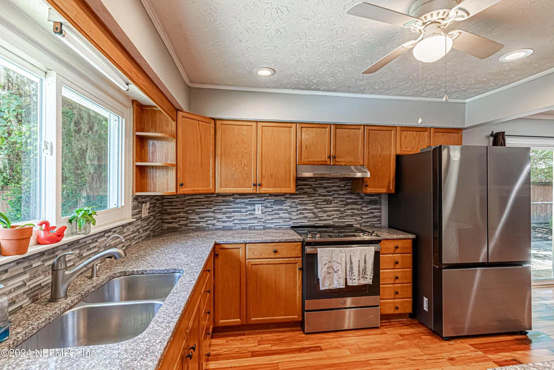 Photo of 2901 PACES FERRY Road S