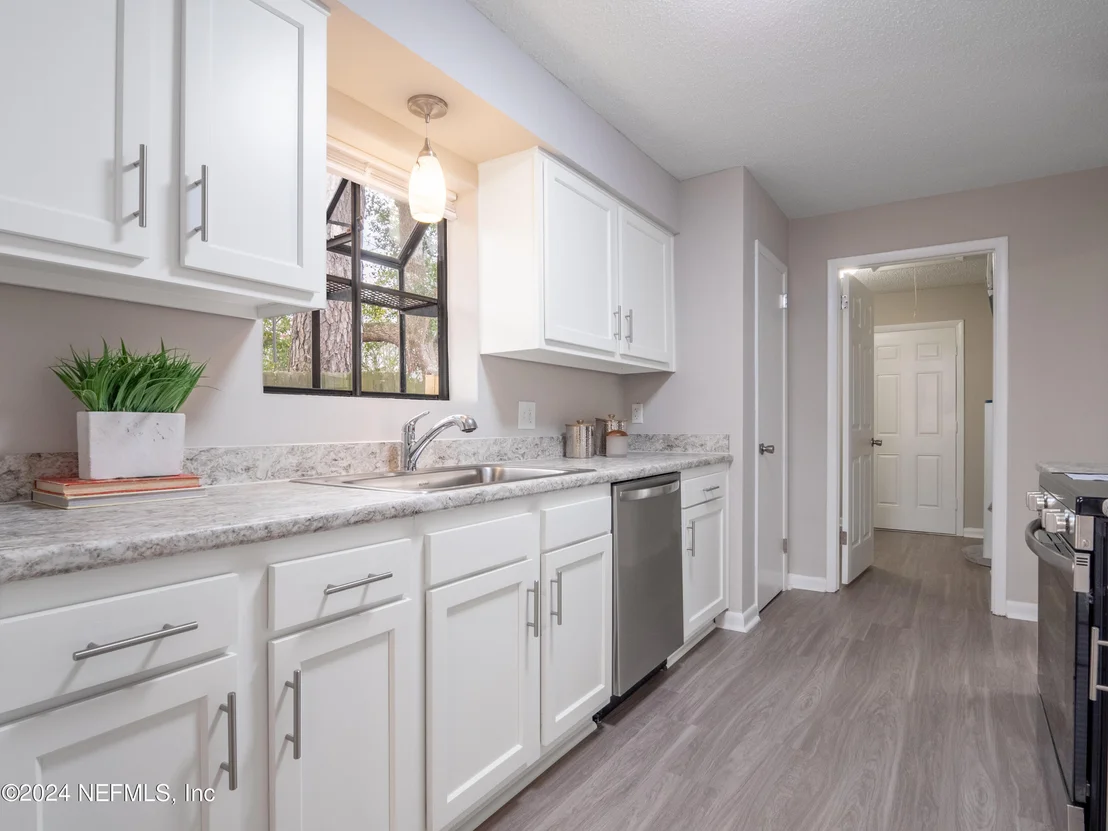 Photo of 8327 POINTER Drive N