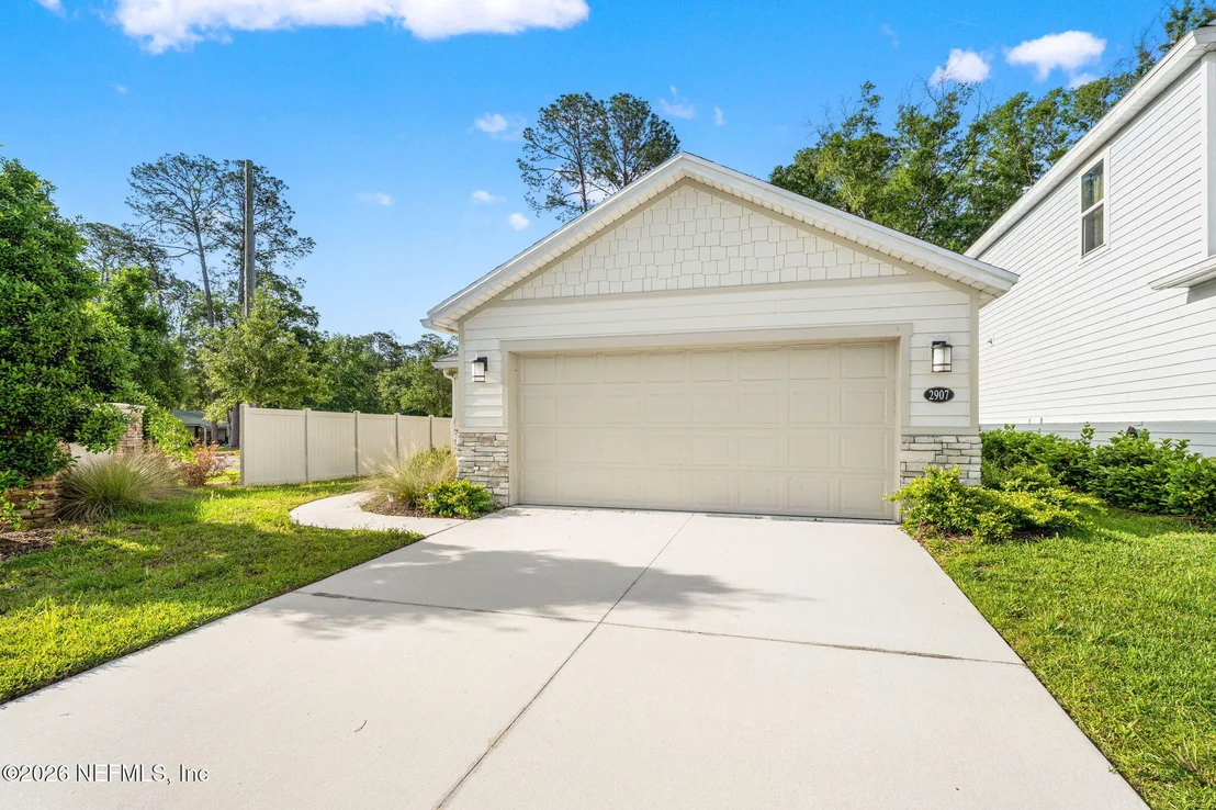 Photo of 2907 LUCILLE Lane