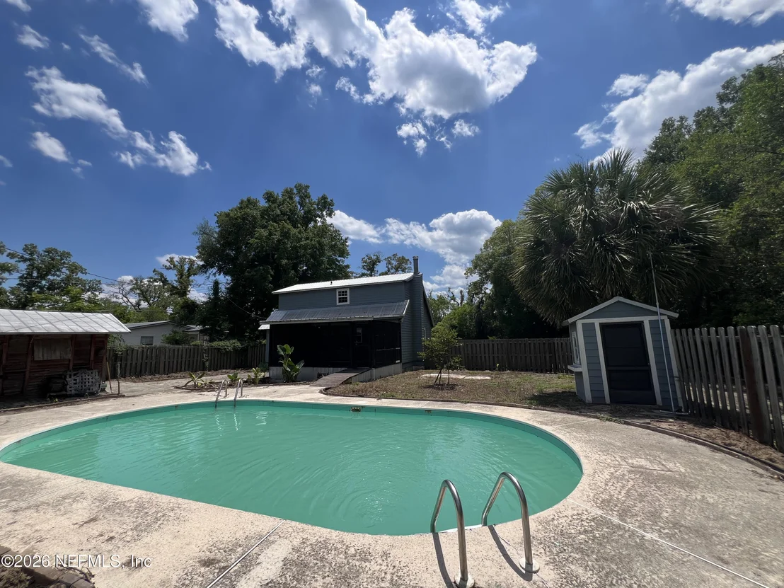 Photo of 468 TAYLOR Avenue