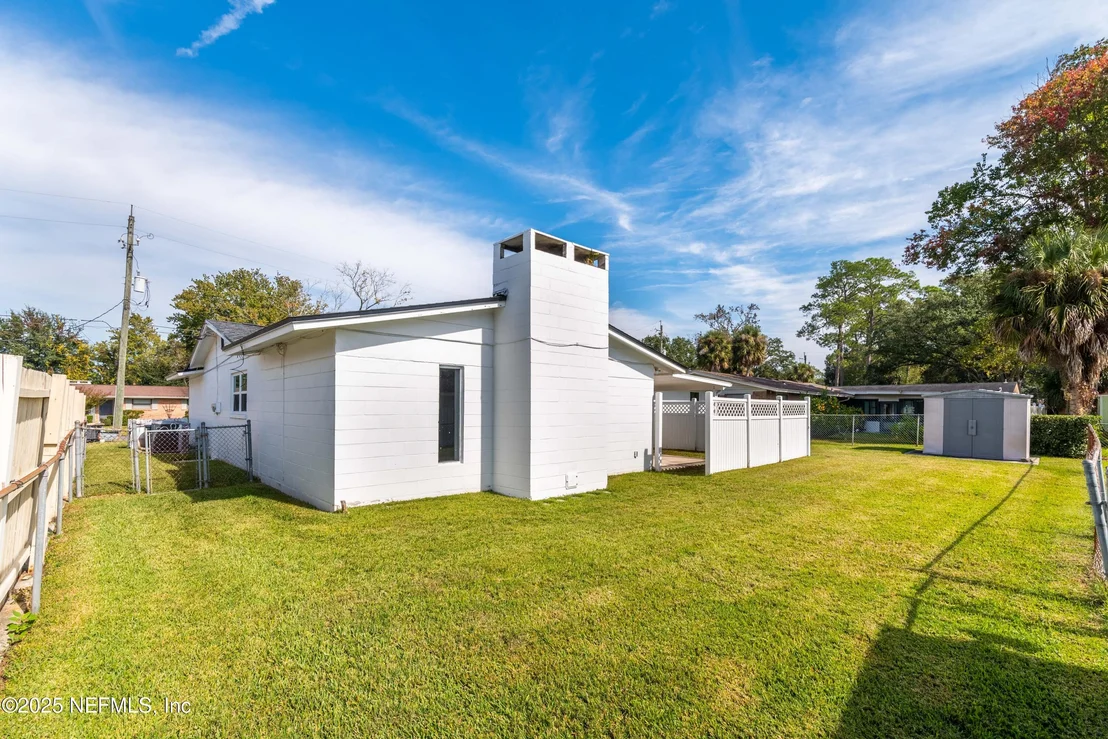 Photo of 5676 FLAGSTAFF Road