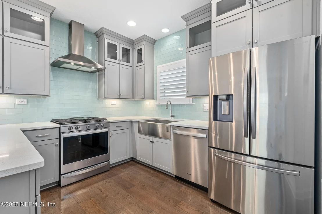 Photo of 27 SAINT BARTS Avenue