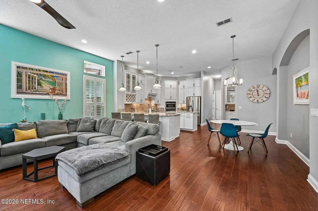 Photo of 136 DUNDEE Place