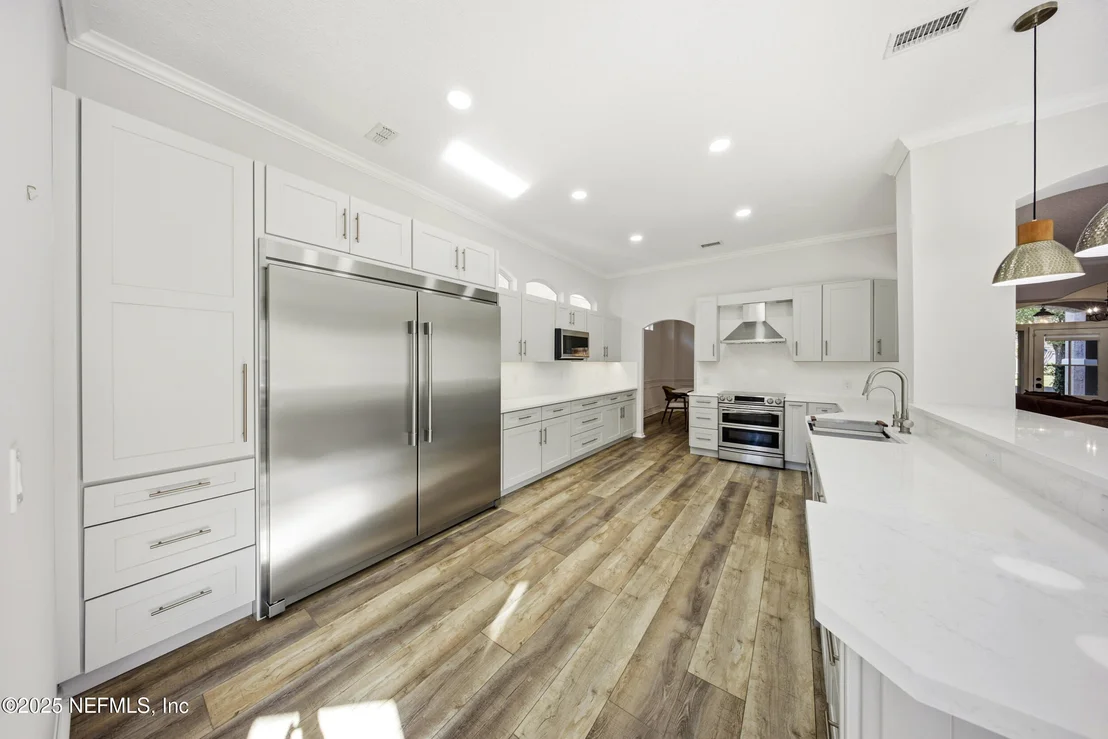 Photo of 537 DANDELION Drive