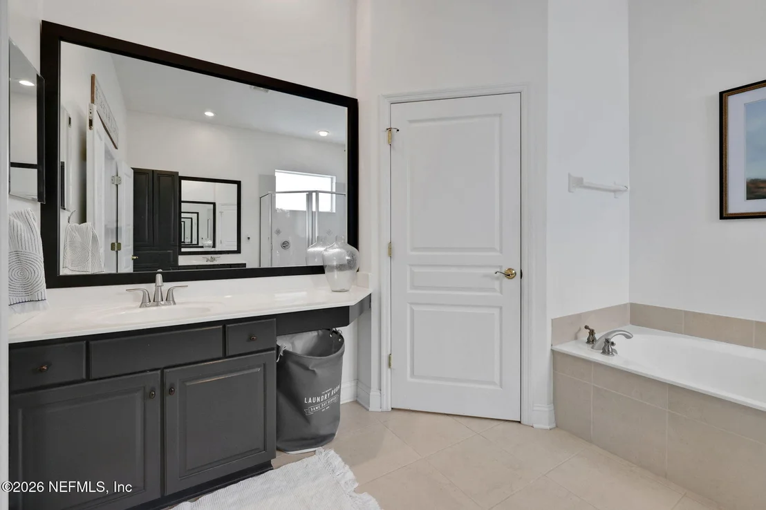 Photo of 1005 MEADOW VIEW Lane