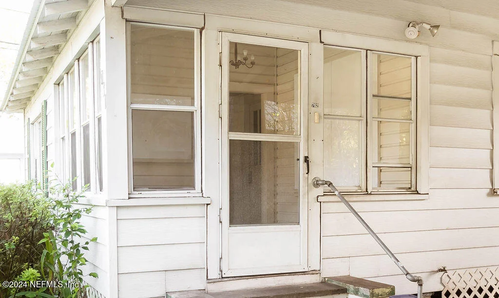 Photo of 762 N WALNUT Street