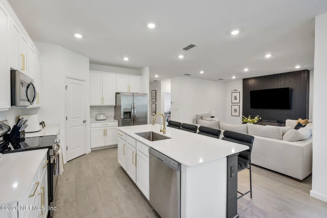 Photo of 56 DISSTON Cove
