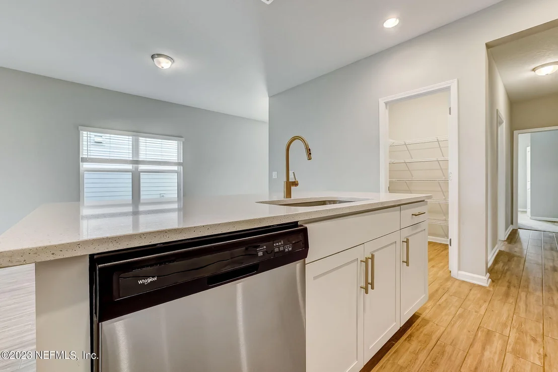 Photo of 152 WINDERMERE Way