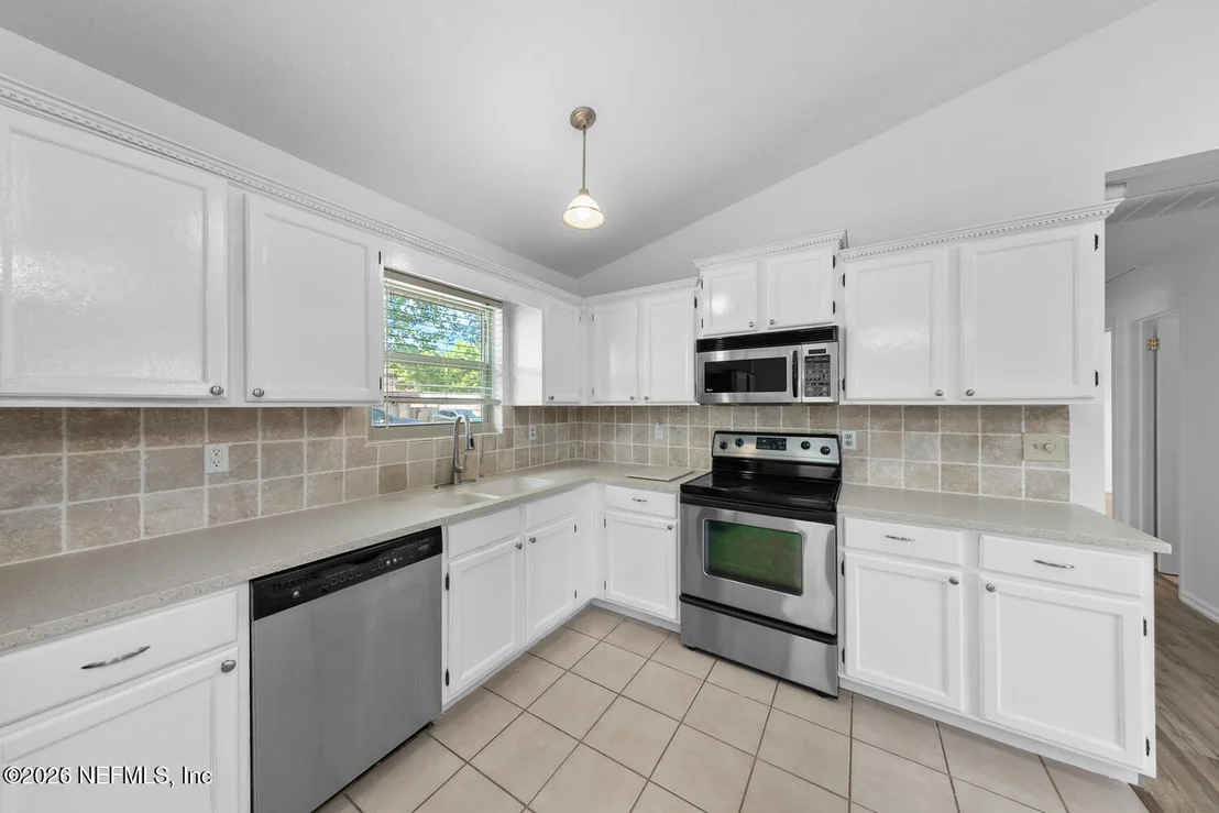 Photo of 12183 LYONS Street