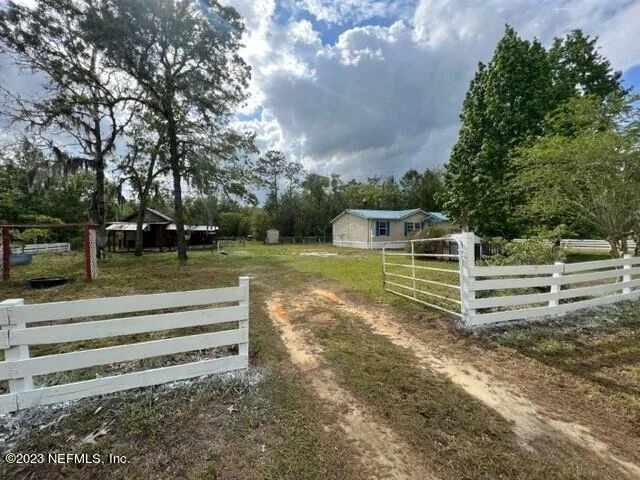 Photo of 105 KELVIN Avenue