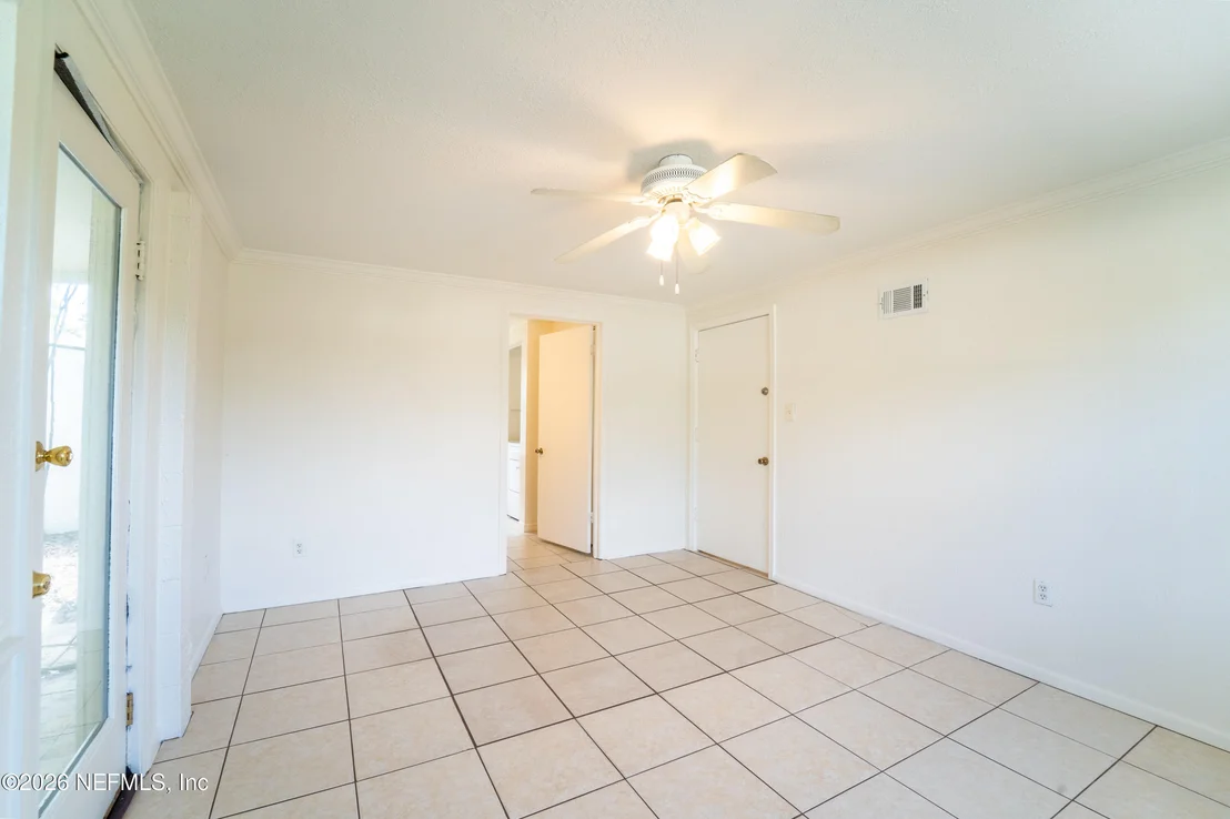 Photo of 5308 N RIVER Road