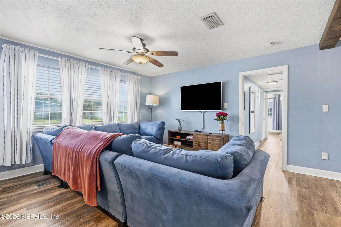 Photo of 2044 WEST Road