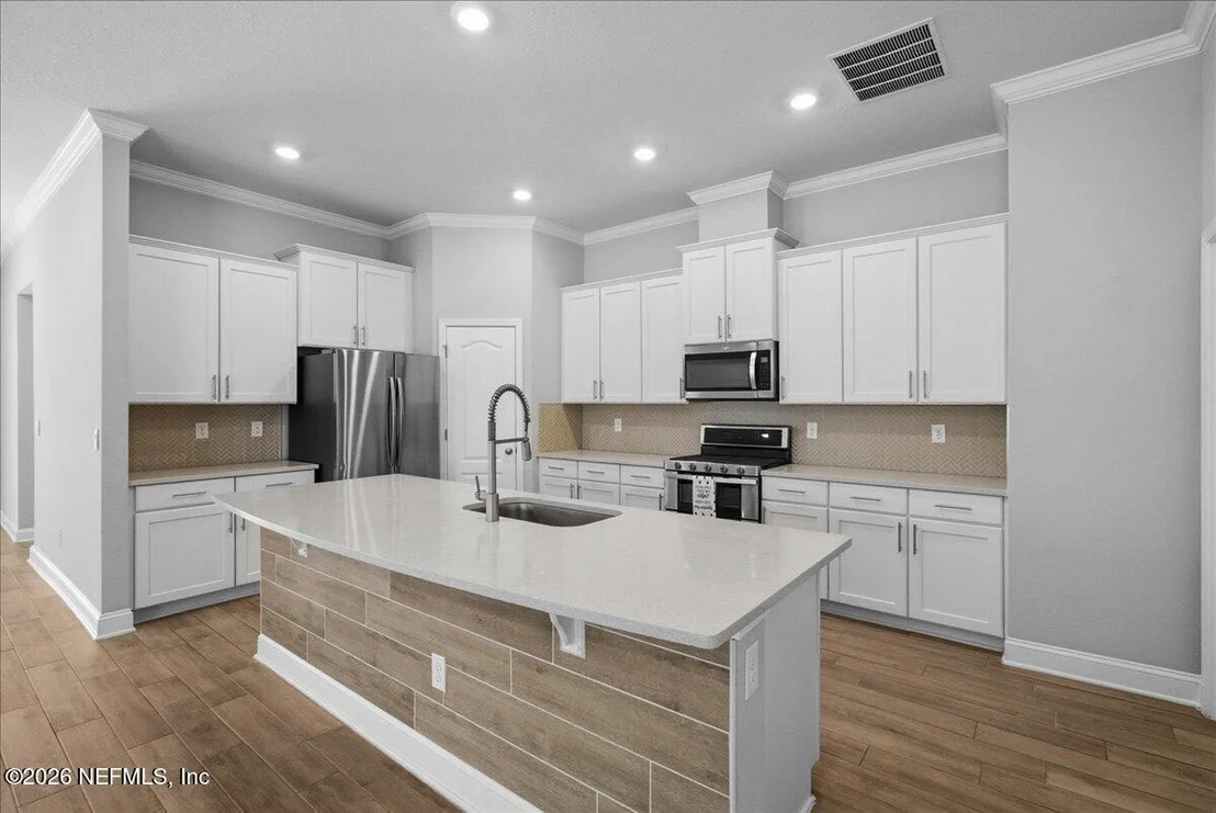 Photo of 101 NARVAREZ Avenue