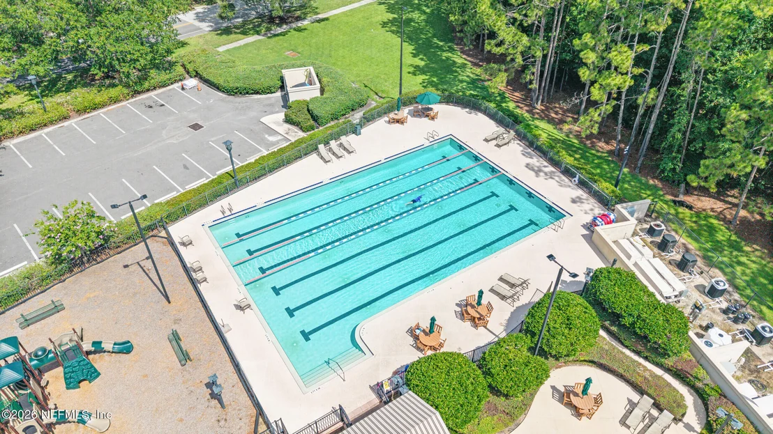 Photo of Unit 302 at 955 REGISTRY Boulevard